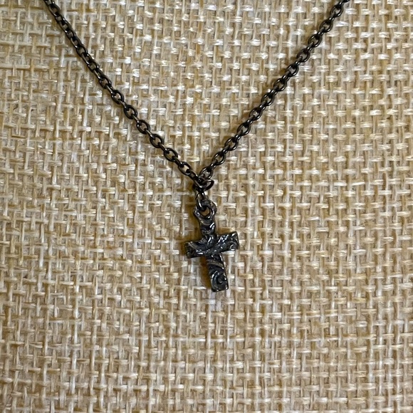 Sweet 1928 white stone cross necklace - Picture 9 of 9